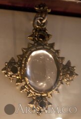 79948308 large 733907 44