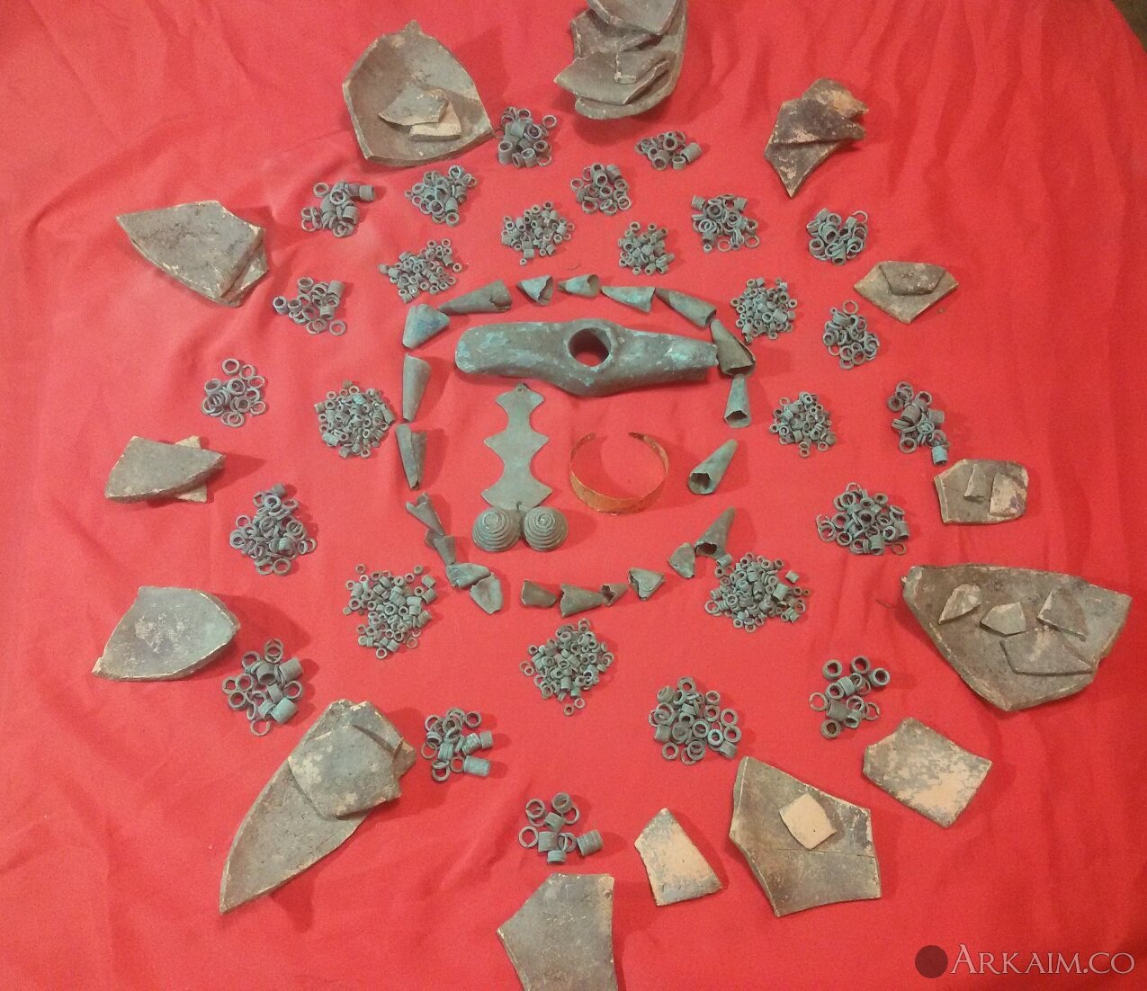 Клад предметов Трипольской культуры. Хмельницкая обл.