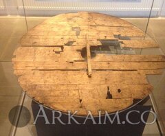 1498072061 11. viking Age shield from trelleborg denmark. made from pine wood diameter Of C. 80 Cm