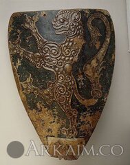 1431023296 rycarskiy schit prinadlezhavshiy arnoldu Fon briencu