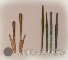 10123292 Наконечники дротиков и крюки неизвестного назначения из города Ур. Британский музей, Лондон