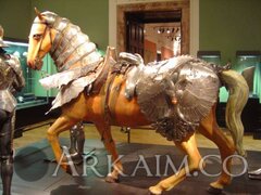 1454749271 11.konskiy dospeh vklyuchayuschiy kritnet peytral I krupper. muzey istorii iskusstv vena