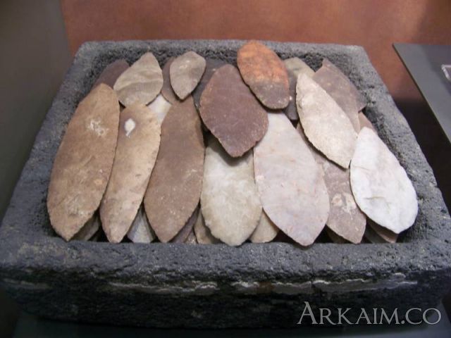1501390131 1. aztec sacrificial knives