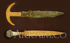 10123410 Пара кинжалов из «Царских гробниц» из города Ур. Коллекция Национального музея Ирака, Багдад