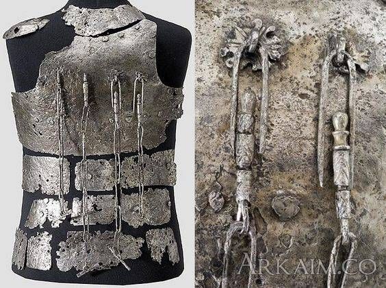 1501572035 6. 14th C from The castle hirschenstein near passau consisting Of A chest plate with four weapon chains 30 plates