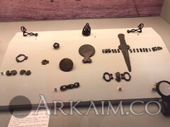 53861027 2080262198737168 3098578188326928384 N