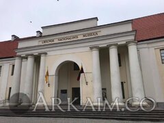 51953768 2044493788980676 7303424808325218304 N