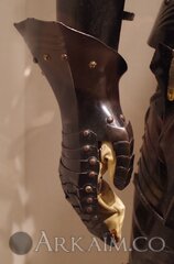 14459392763 b7434647a5 B