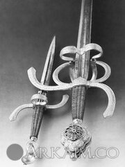 17 Rapier And dagger with clock pommels