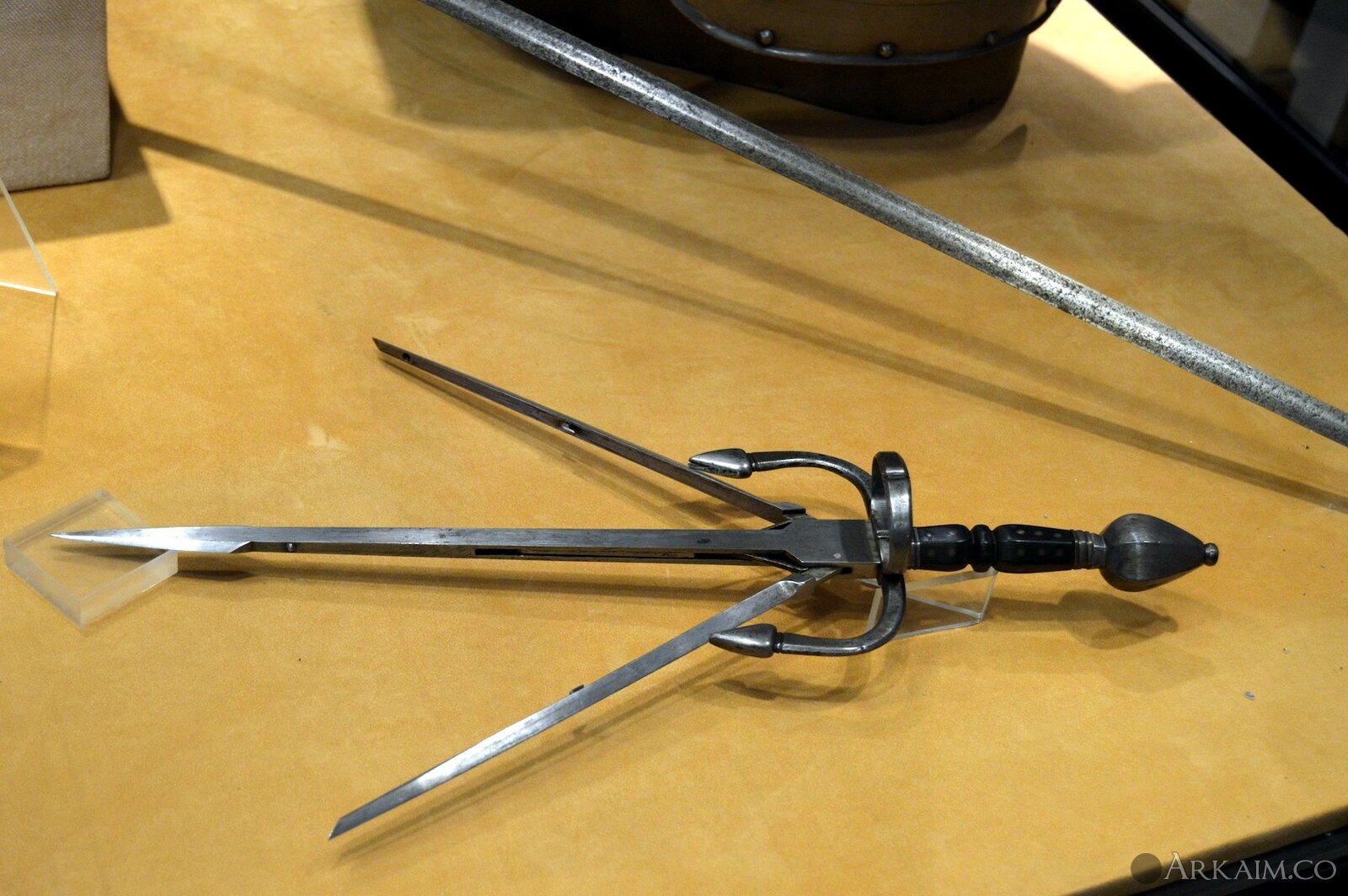 Кинжалы и ножи Европы Нового времени