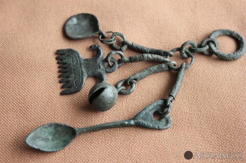 Языческикие амулеты 11-12 век КР ..jpg