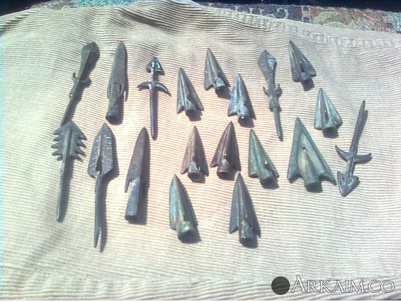 фото с рынка в Улан Баторе копий наконечников..,.png