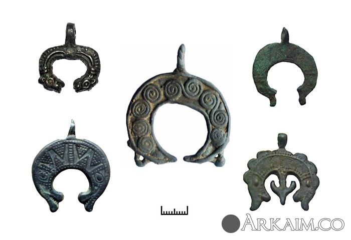 лунницы с зооморфными окончаниями.jpg