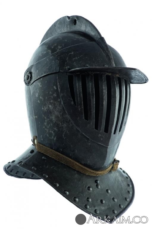 13_Visierhelm.jpg