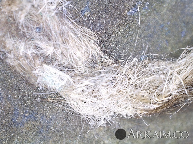 шнурок на рукояти ножа.jpg