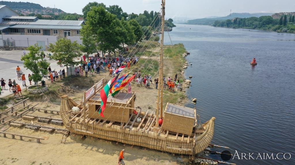 Launching 004a.jpg